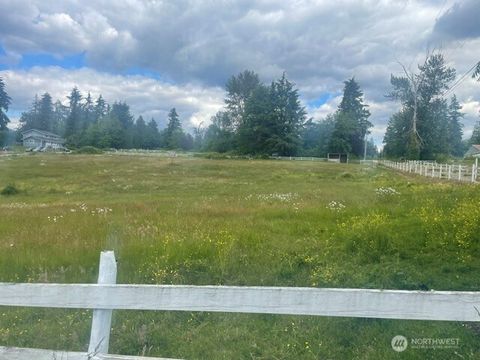 Photo of 11800 148th Avenue SE, Renton, WA 98059 (MLS # 2539937)