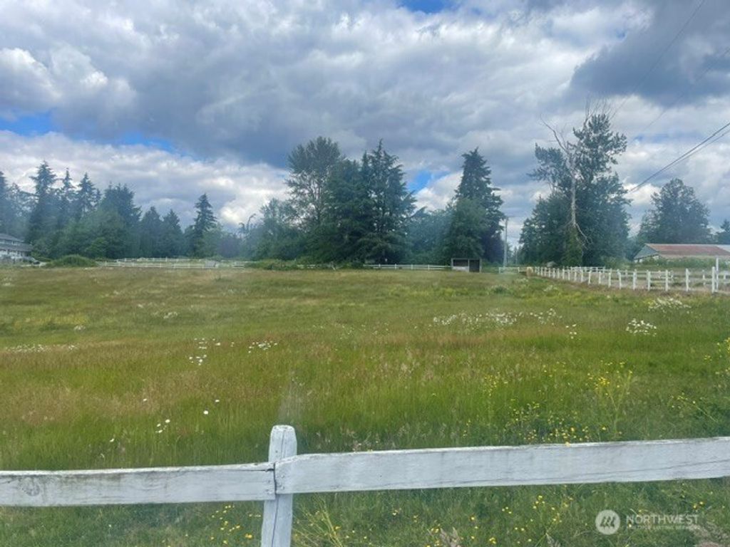 Photo of 11800 148th Avenue SE, Renton, WA 98059 (MLS # 2539937)