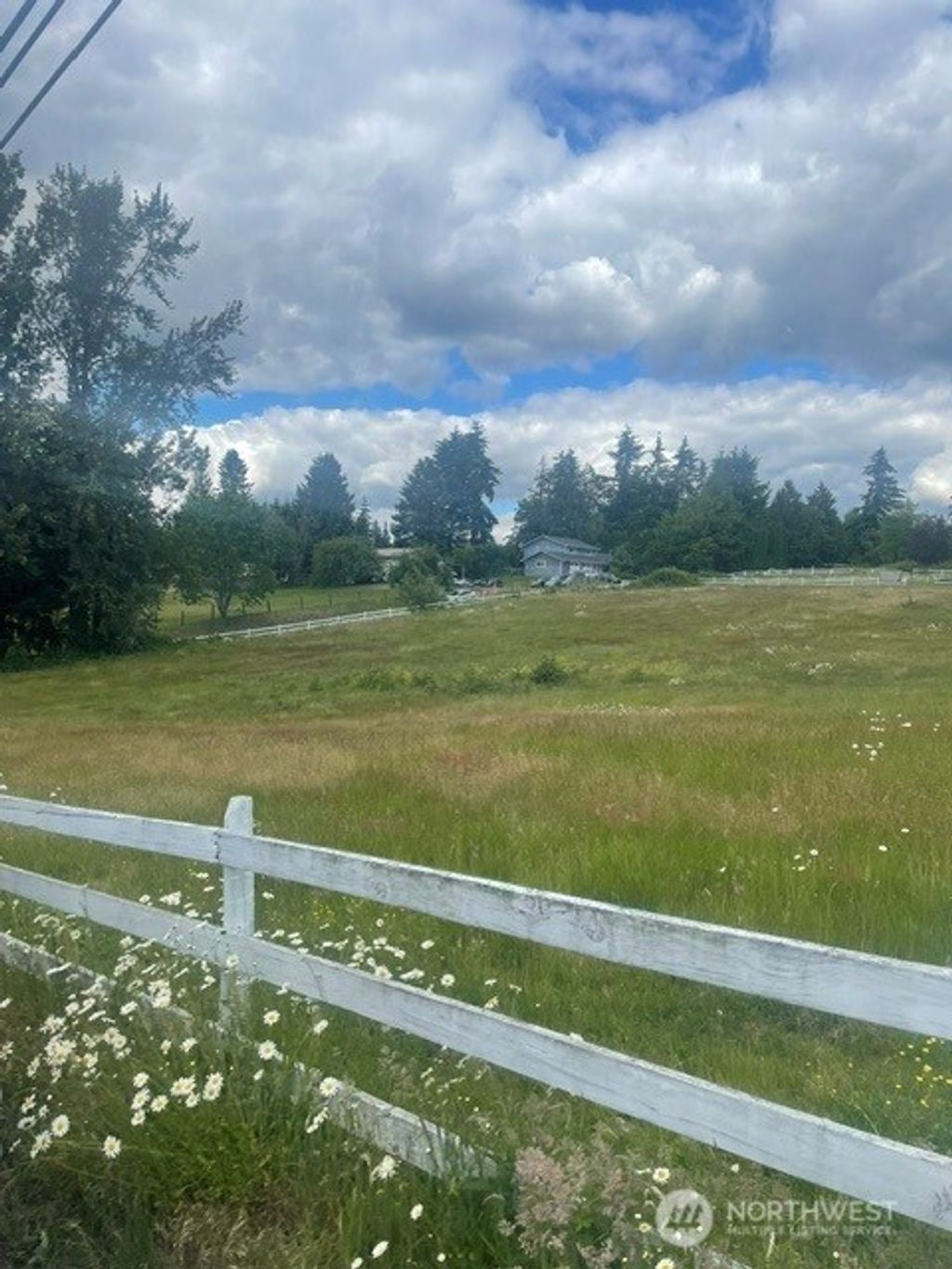 Photo of 11800 148th Avenue SE, Renton, WA 98059 (MLS # 2539937)