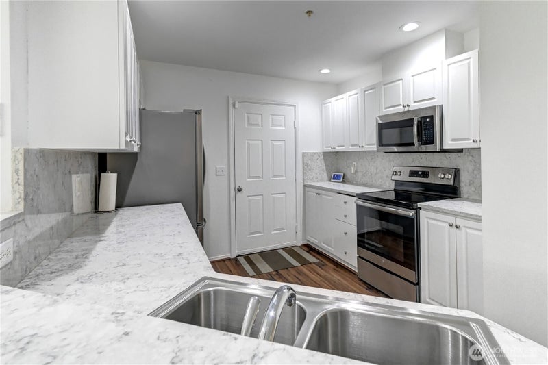 2174 Newport Way NW 4-6