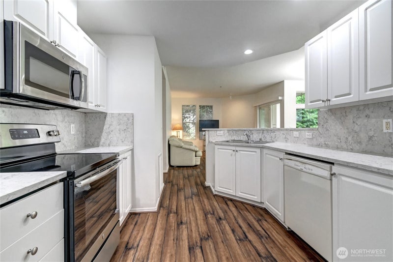2174 Newport Way NW 4-6