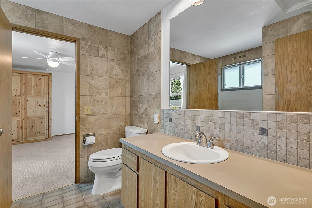listing image 9360128817341722950