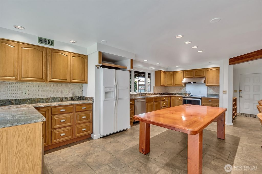 listing image 9369765249790629129