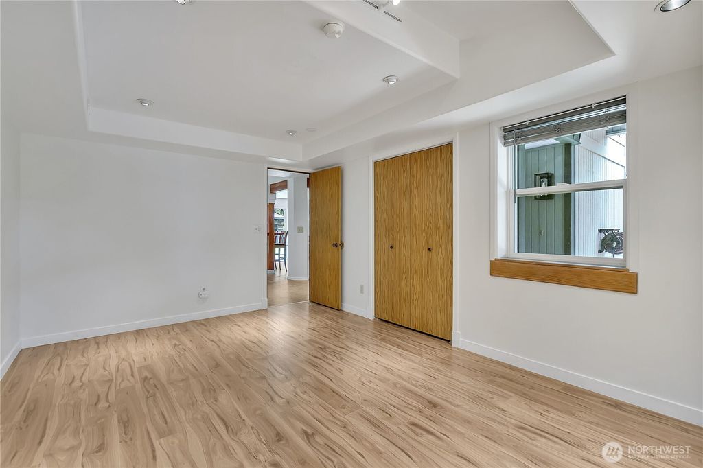 listing image 9364595680055372229