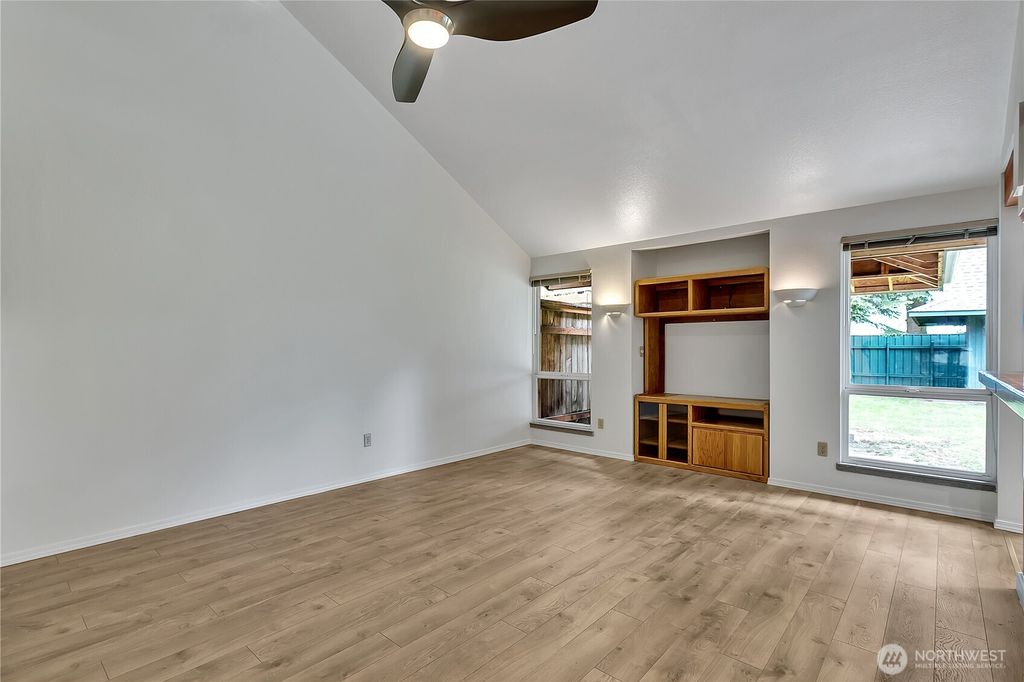 listing image 9362852654670284956