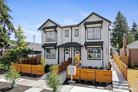 Photo of 3559 S Monroe Street #B, Tacoma, WA 98409 (MLS # 2536151)