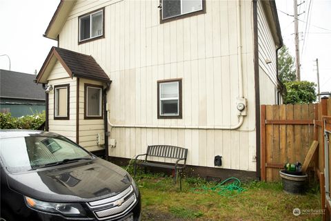 A home in Hoquiam