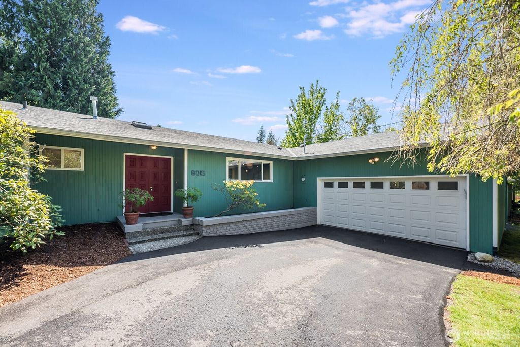 Photo of 8015 NE 126th Place, Kirkland, WA 98034 (MLS # 2367890)