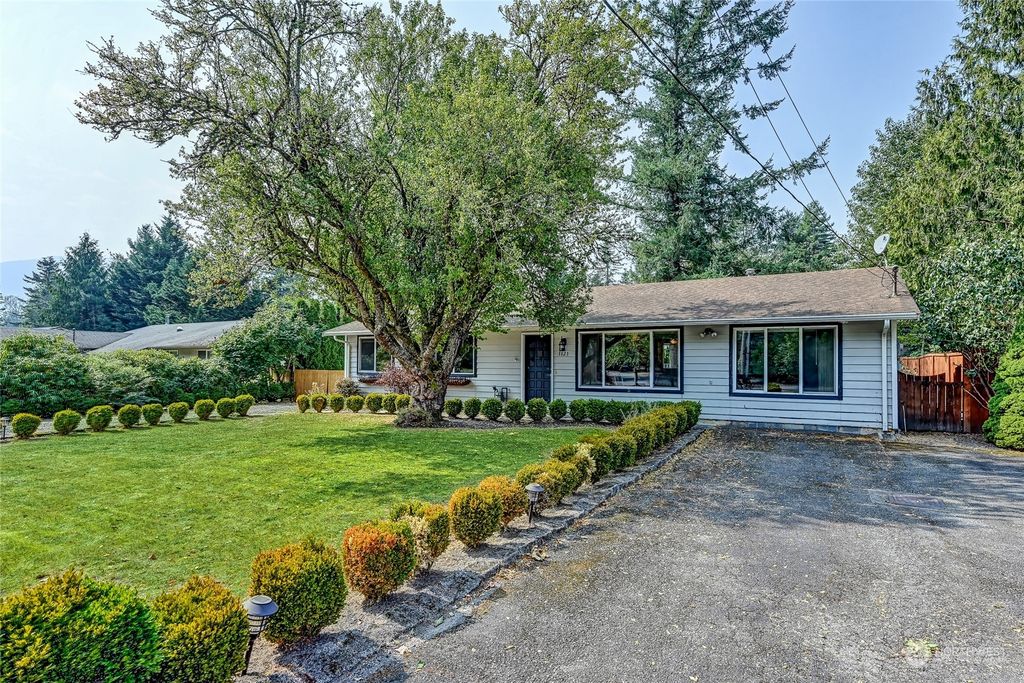 Photo of 1121 Pickett Avenue NE, North Bend, WA 98045 (MLS # 1994327)