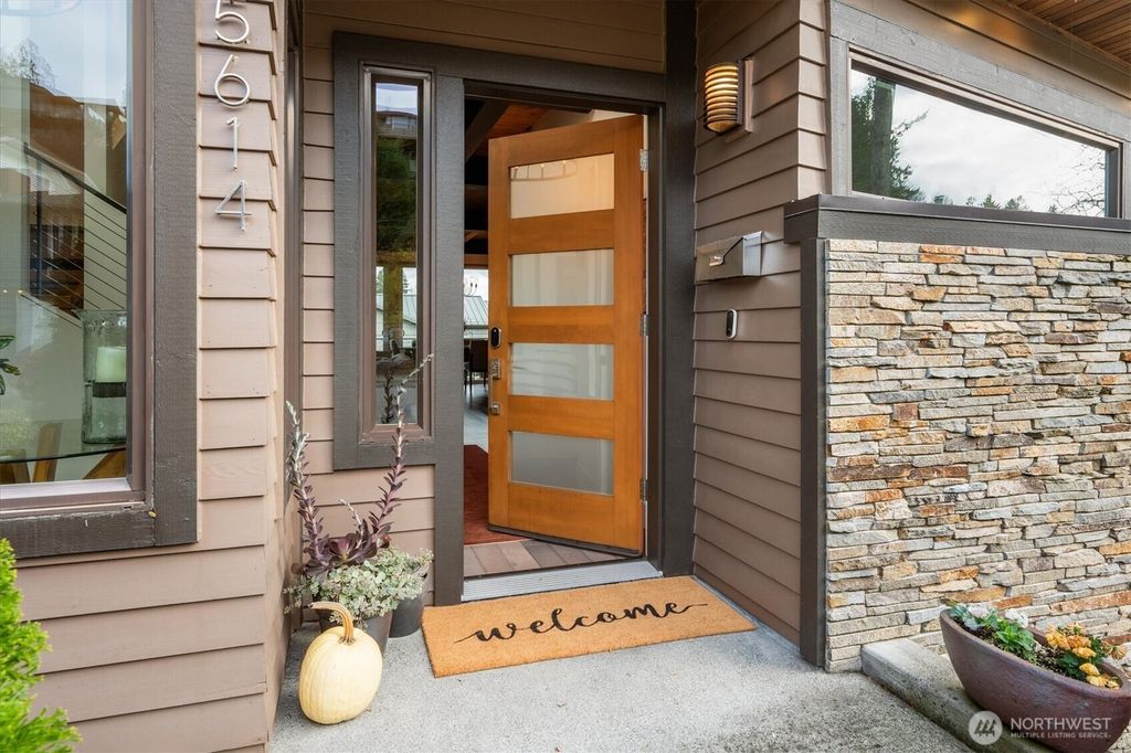 Photo of 5614 40th Avenue W, Seattle, WA 98199 (MLS # 2455873)