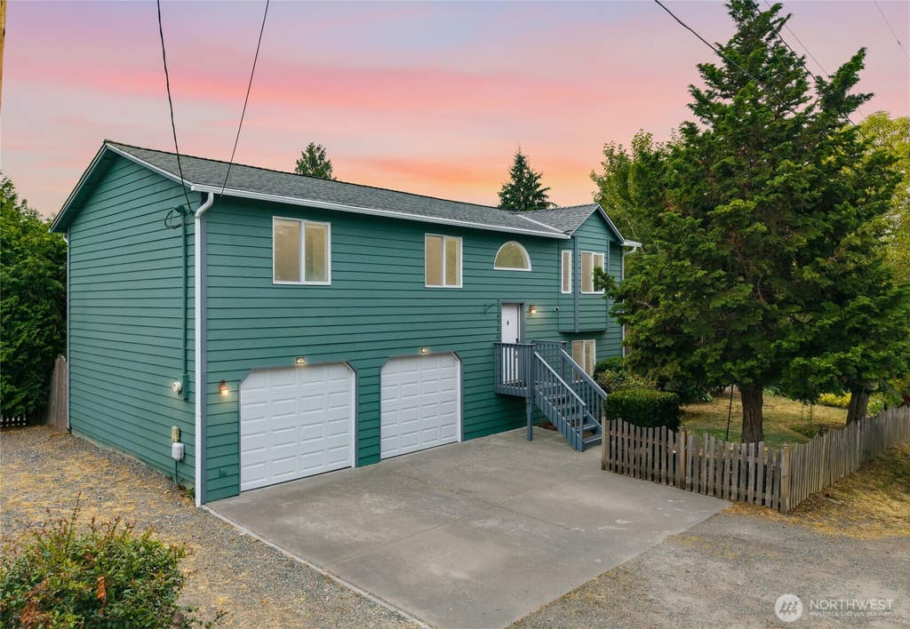 Photo of 21675 SE 267th Street, Maple Valley, WA 98038 (MLS # 2573242)