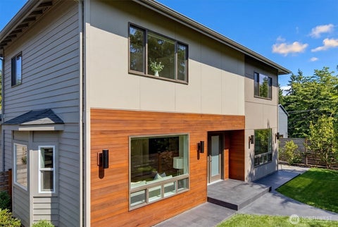 Photo of 1725 Martin Luther King Jr Way, Seattle, WA 98122 (MLS # 2581113)