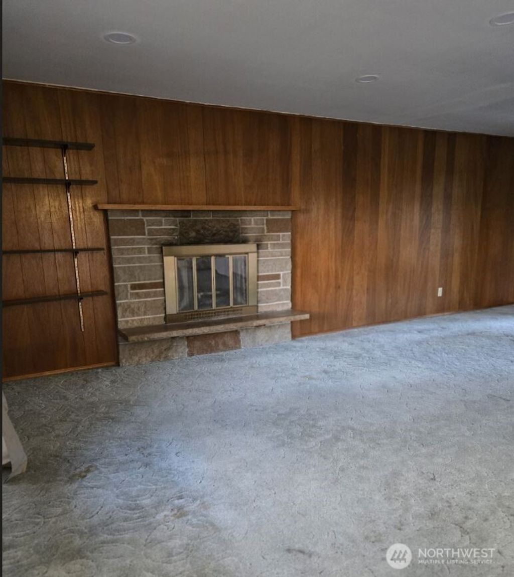 Photo of 4316 NE 10th Street, Renton, WA 98059 (MLS # 2451319)