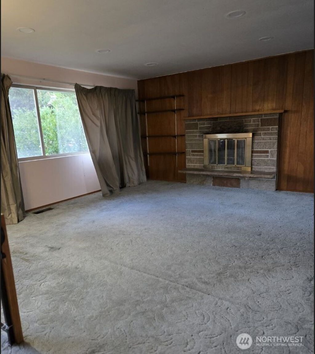 Photo of 4316 NE 10th Street, Renton, WA 98059 (MLS # 2451319)