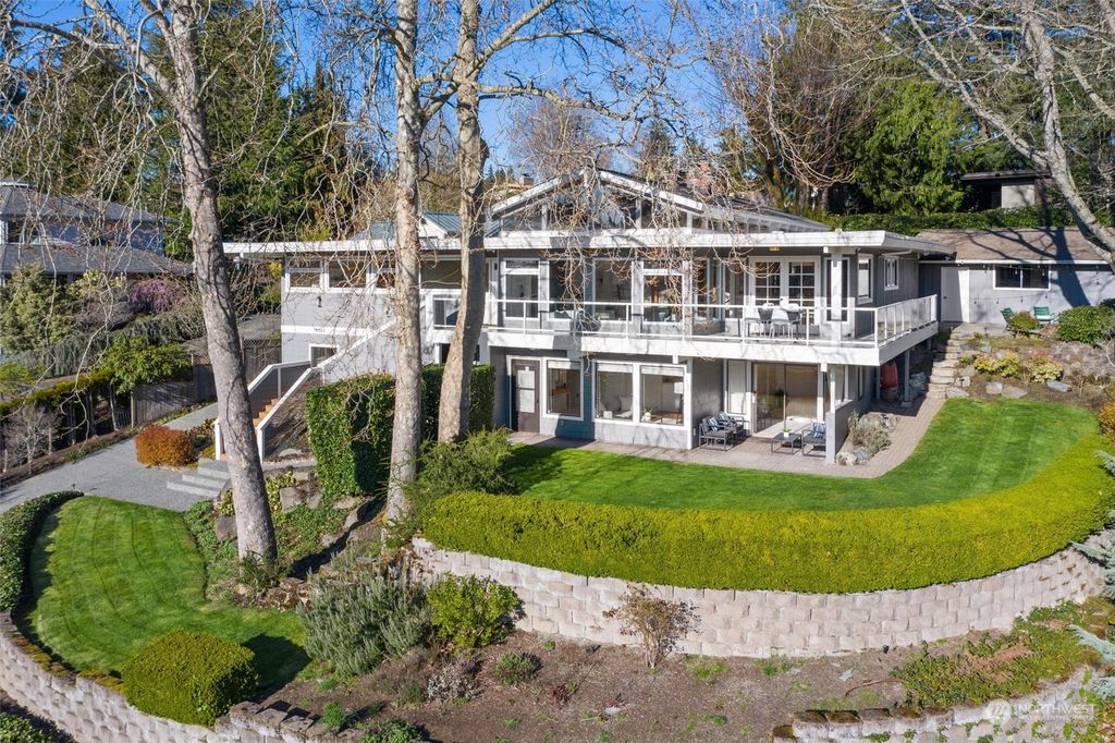 Photo of 18744 Kenlake Place NE, Kenmore, WA 98028 (MLS # 2055316)