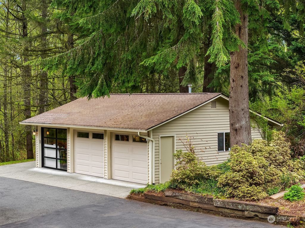 Photo of 12514 318th Avenue NE, Duvall, WA 98019 (MLS # 2223131)