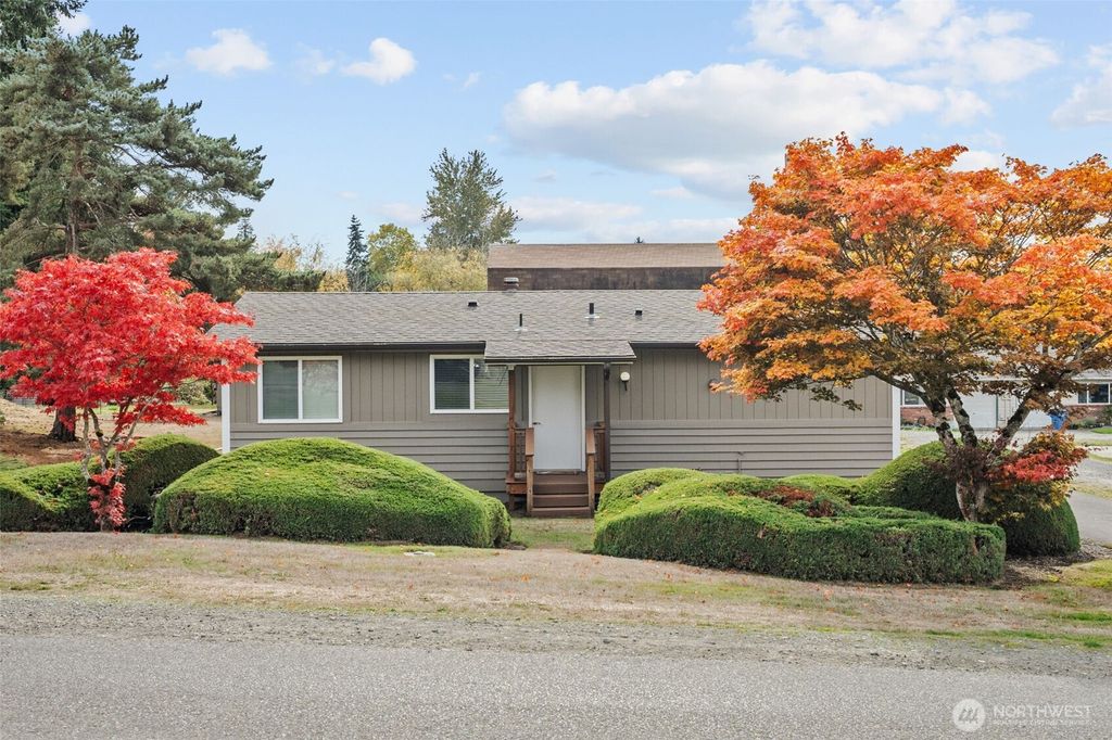Photo of 1801 Emerald Street, Milton, WA 98354 (MLS # 2451398)