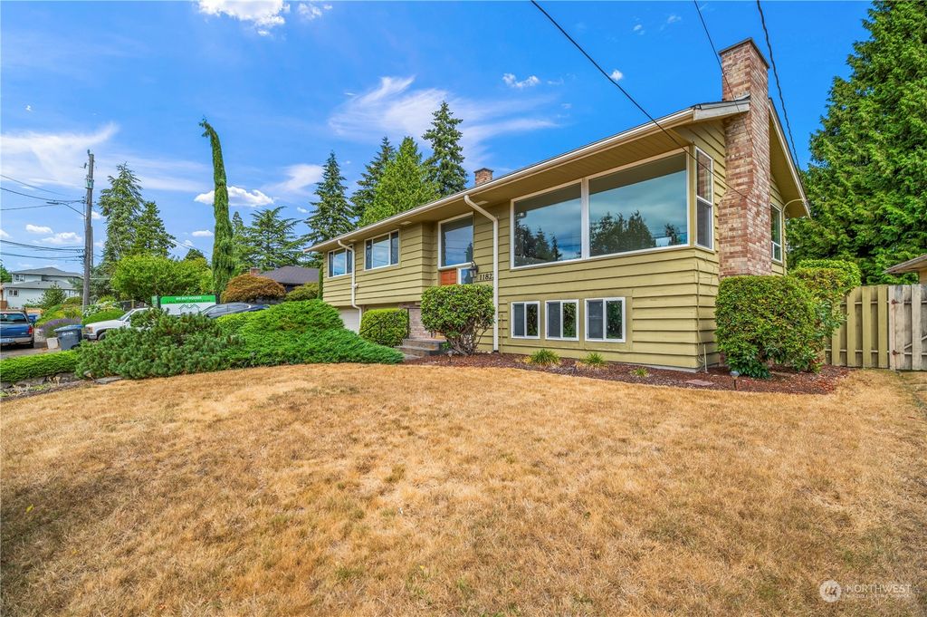 Photo of 11822 19th Avenue SW, Burien, WA 98146 (MLS # 2270452)