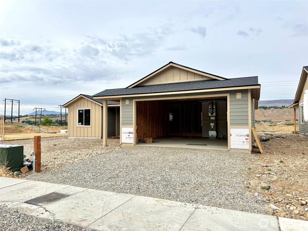 Photo of 177 Country Cottage Lane, Malaga, WA 98828 (MLS # 2533220)