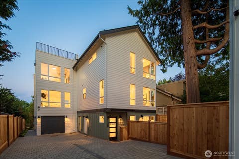 Photo of 613 B 18th Avenue E, Seattle, WA 98112 (MLS # 2564746)