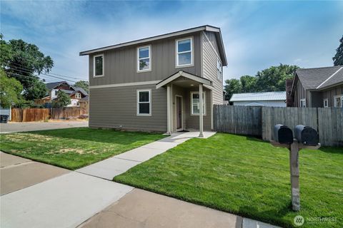 Photo of 404 W 7th Avenue, Ellensburg, WA 98926 (MLS # 2416234)