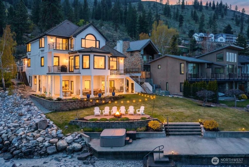 Photo of 3300 S Lakeshore Rd Rd, Chelan, WA 98816 (MLS # 2507560)