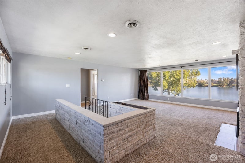 303 W Northshore Drive