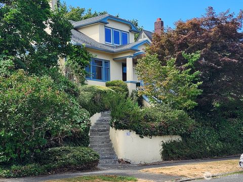 Photo of 833 33rd Avenue S, Seattle, WA 98144 (MLS # 2436817)