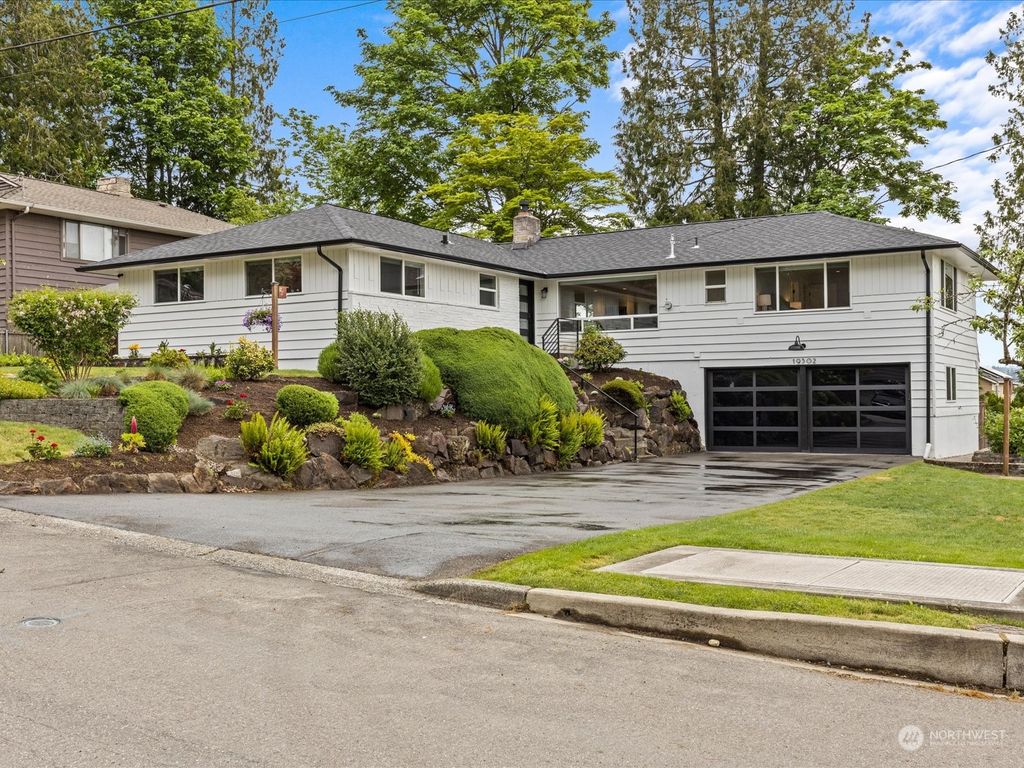 Photo of 19302 108th Avenue NE, Bothell, WA 98011 (MLS # 2068540)