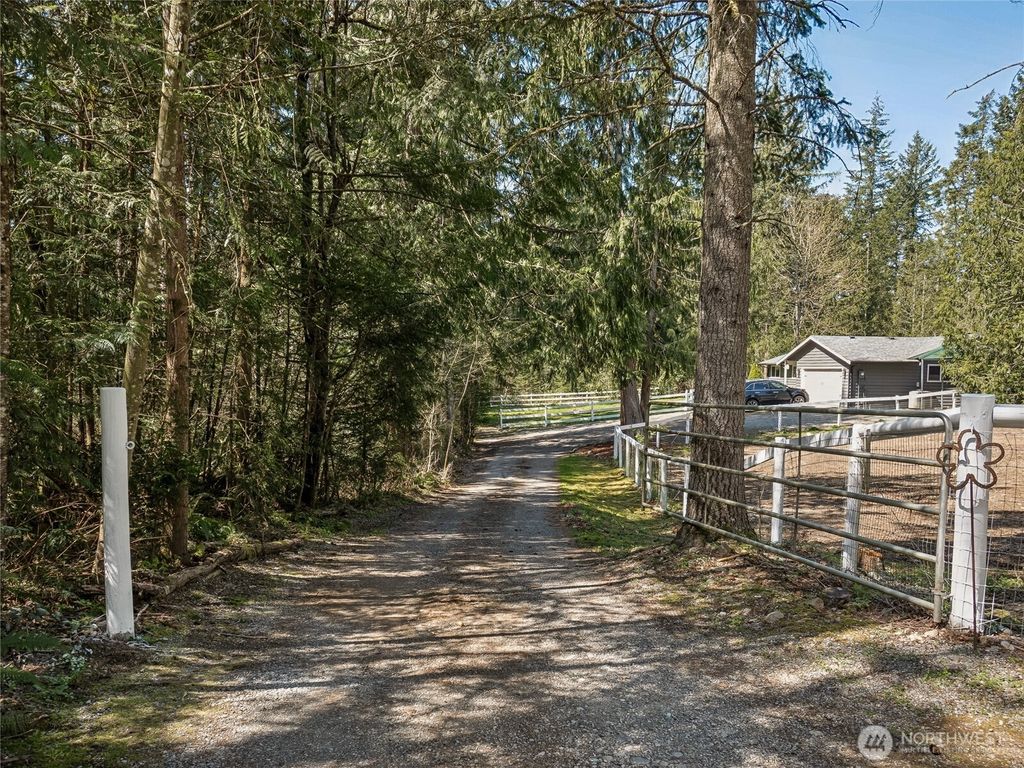 Photo of 27709 293rd Avenue SE, Ravensdale, WA 98051 (MLS # 2361106)