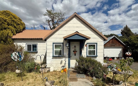 Photo of 8 S 4th Street, Harrington, WA 99134 (MLS # 2533955)
