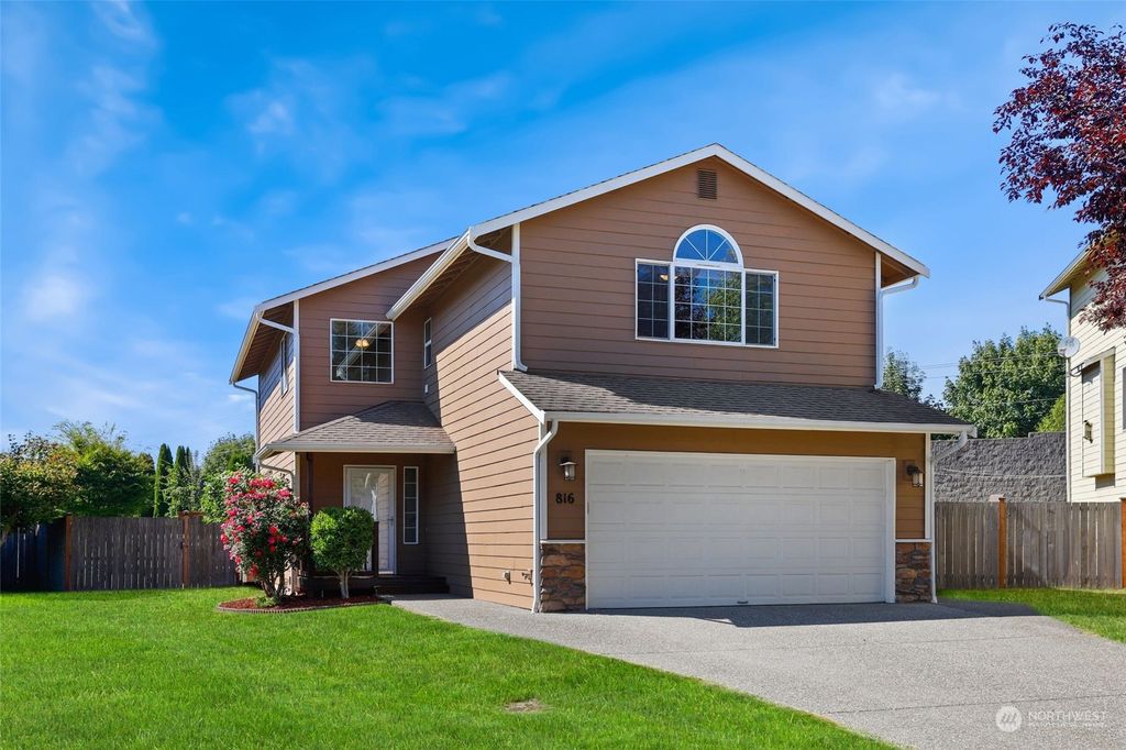 Photo of 816 Darwins Way #33, Granite Falls, WA 98252 (MLS # 2151994)