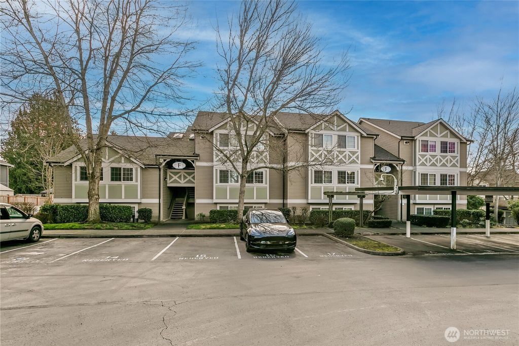 Photo of 26018 106th Place SE #F204, Kent, WA 98030 (MLS # 2340721)
