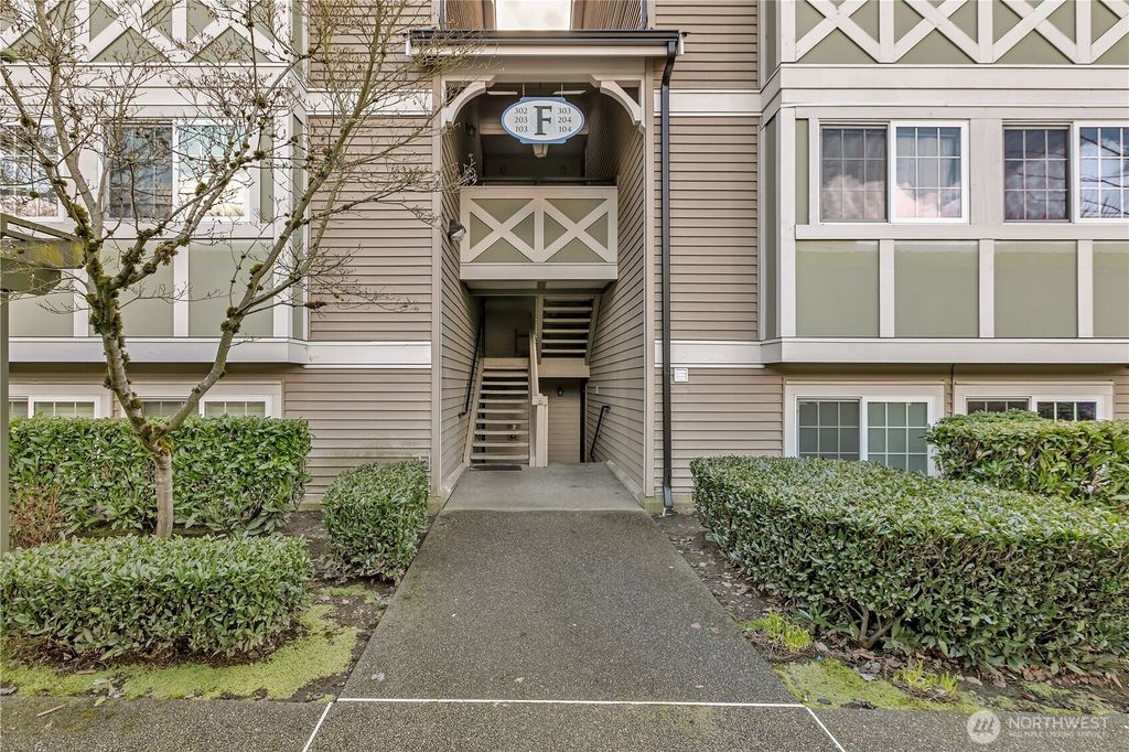 Photo of 26018 106th Place SE #F204, Kent, WA 98030 (MLS # 2340721)