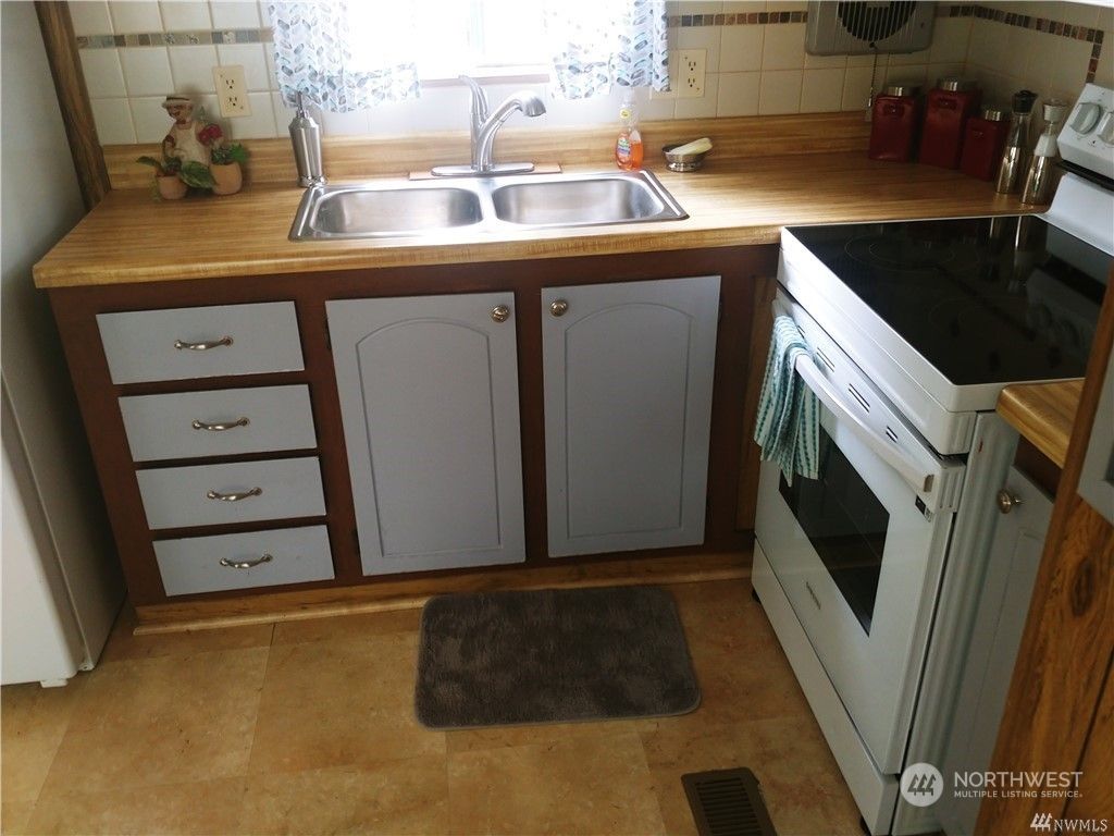 Photo of 5717 186th Place SW #10, Lynnwood, WA 98037 (MLS # 2186666)