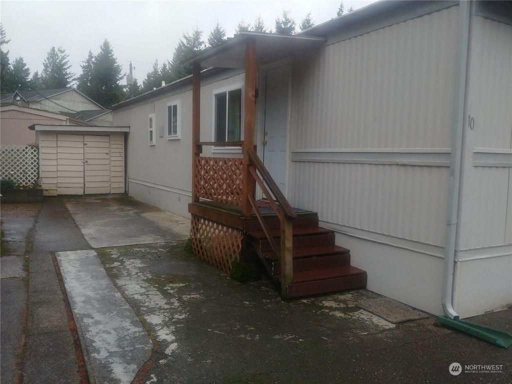 Photo of 5717 186th Place SW #10, Lynnwood, WA 98037 (MLS # 2186666)