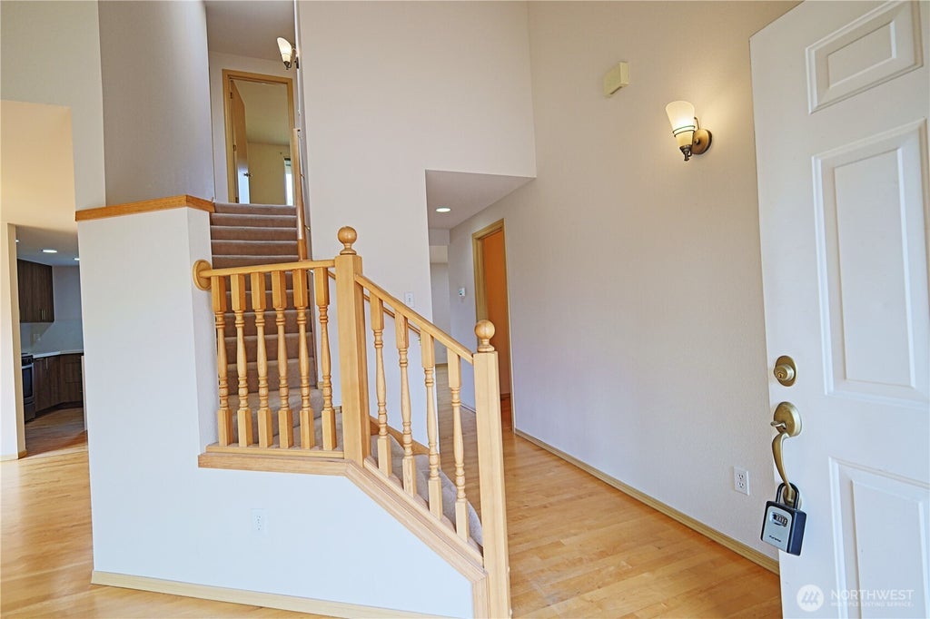 Photo of 4006 NE 18th Street, Renton, WA 98056 (MLS # 2572781)