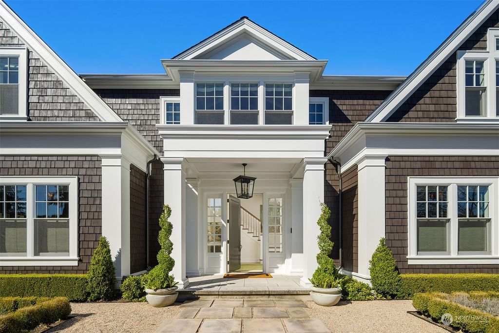 Photo of 515 Upland Road, Medina, WA 98039 (MLS # 2215430)