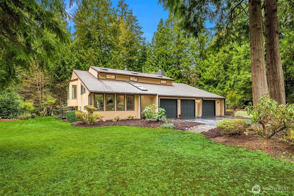 Photo of 13716 50th Avenue W, Edmonds, WA 98026 (MLS # 2508775)