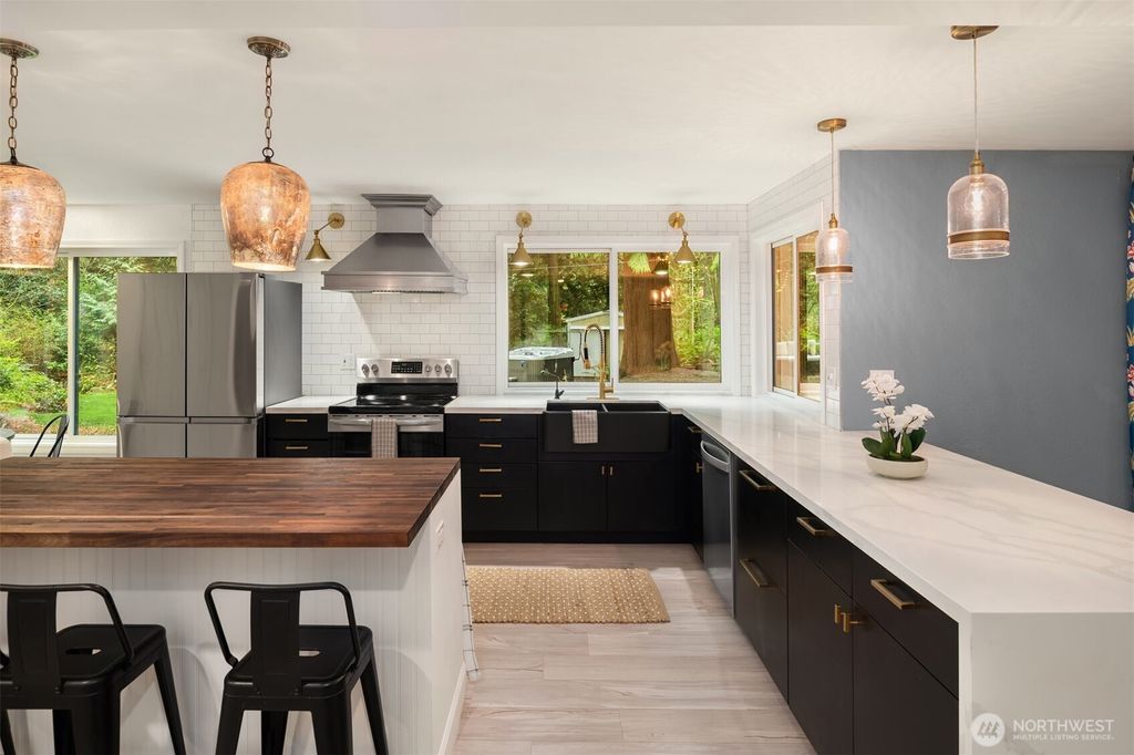 Photo of 13716 50th Avenue W, Edmonds, WA 98026 (MLS # 2508775)