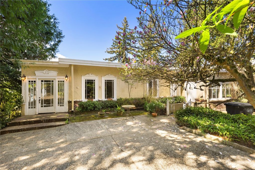 Photo of 14423 25th Avenue SW, Burien, WA 98166 (MLS # 2225359)