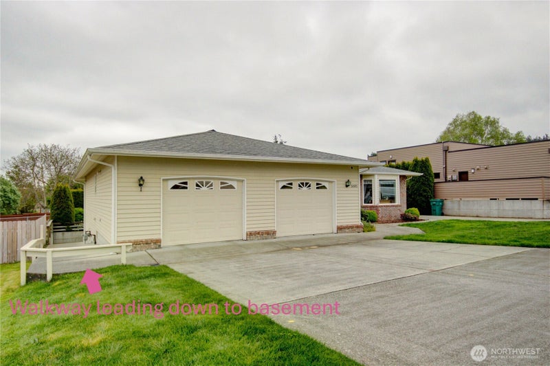 3805 N Avenue W