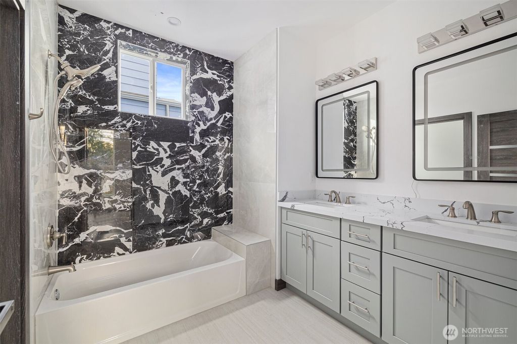 listing image 9365300013082255469