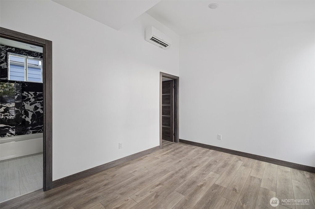 listing image 9362032311102153944