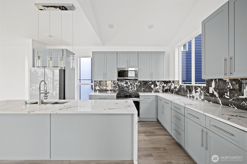 listing image 9360123458360573920