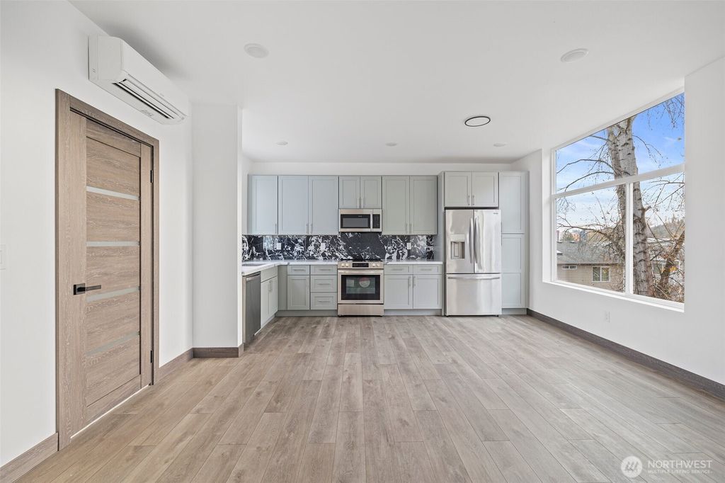 listing image 9361233004980749678