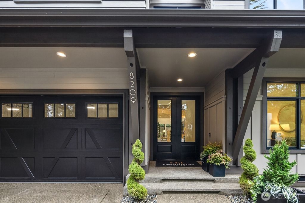 Photo of 8209 134th Avenue NE, Redmond, WA 98052 (MLS # 2462885)