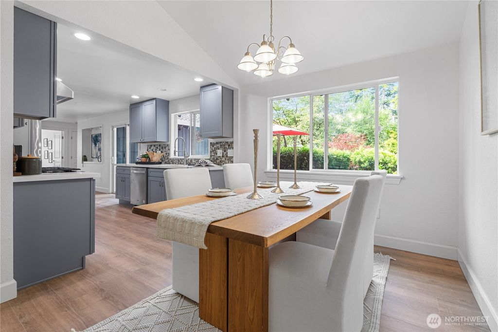 Photo of 11527 113th PL Pl NE, Kirkland, WA 98033 (MLS # 2478075)