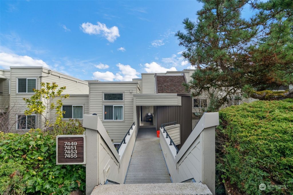 Photo of 7455 Old Redmond Road #313, Redmond, WA 98052 (MLS # 2045481)