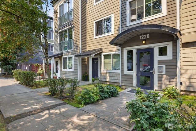 1220 E Columbia Street 202 #202, Seattle